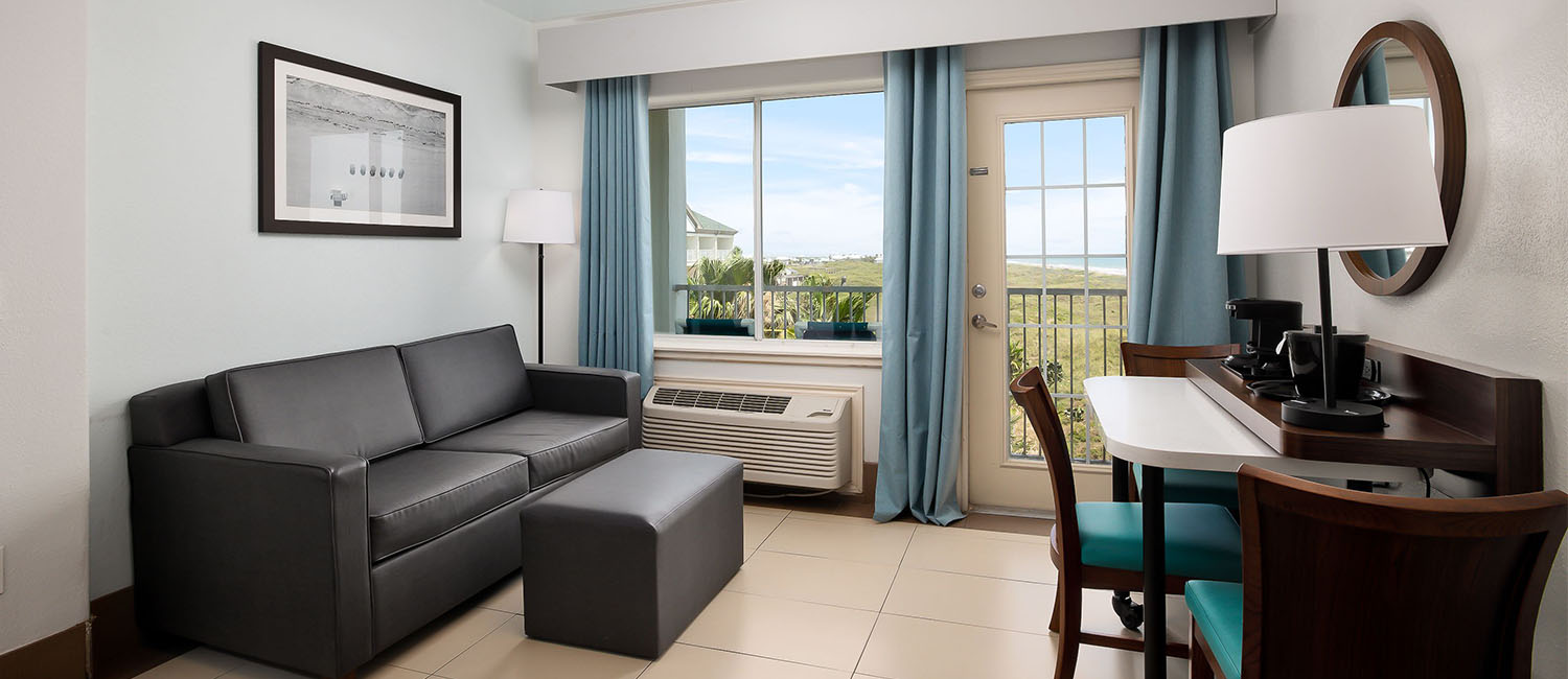 Clean And Comfortable Rooms Steps From The Beach 